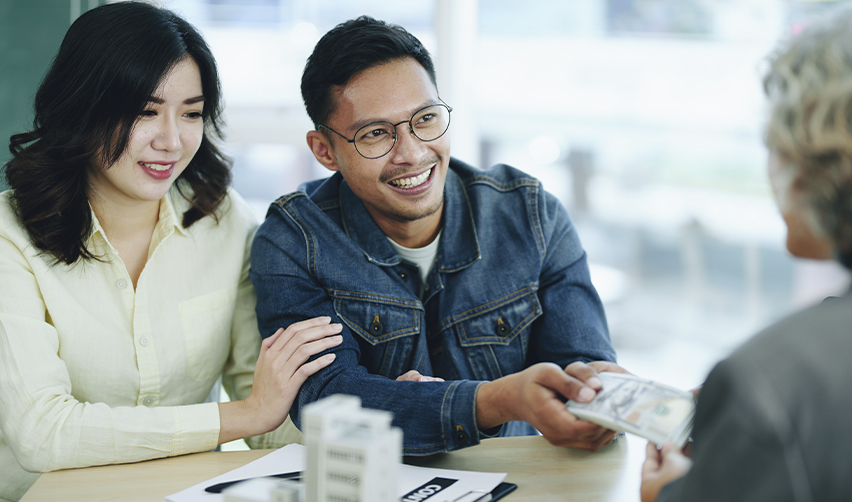 EB5 investors working with an EB5AN financial professional, illustrating how third-party lenders add oversight and financial stability to EB5 project funding.